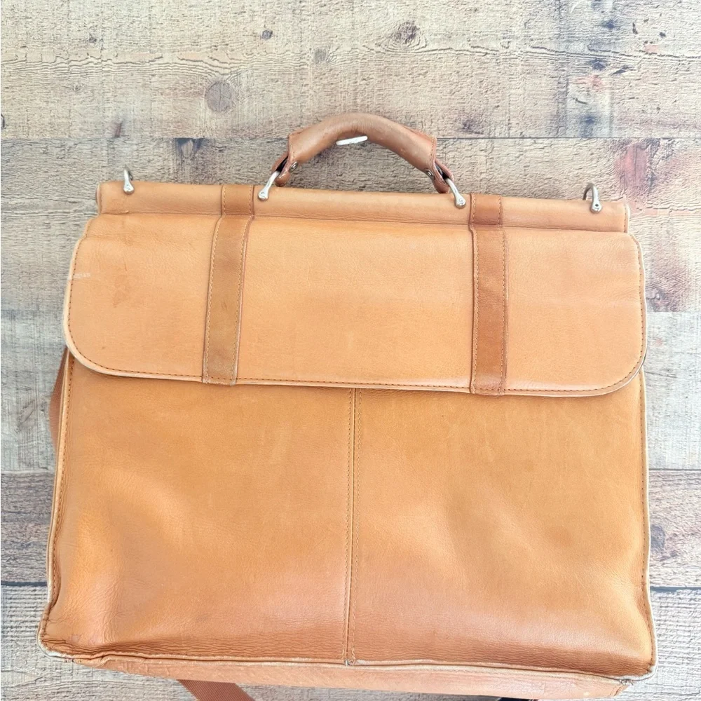 Kenneth Cole Reaction Mind Your Own Business Colombian Leather Laptop Bag